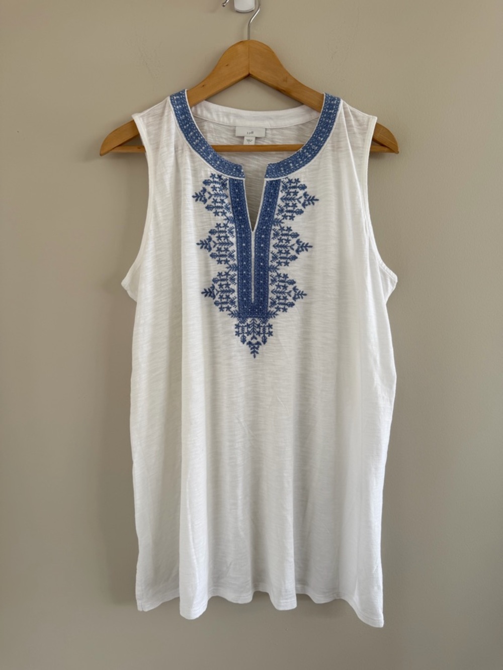 J Jill Embroidered Tank Top Large White Cotton Boho Coastal Casual Luxe Blouse